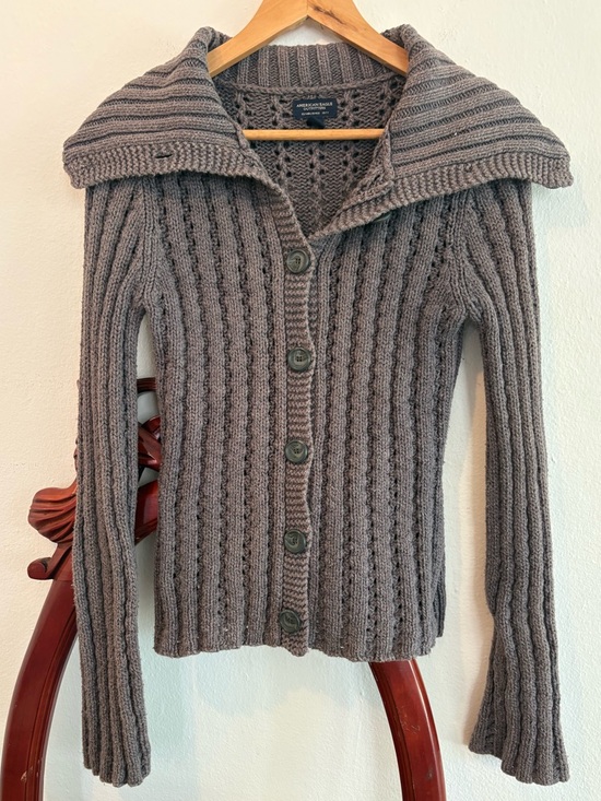 American Eagle Outfitters Sweaters - American Eagle Outfitters Bella Swan Knit Gray Button-Up Cardigan
